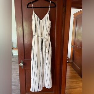 Going to a wedding or a formal party this summer? Perfect dress!!